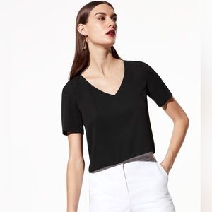 Aritzia Babaton - Black Cropped V-Neck Short Sleeve Blouse